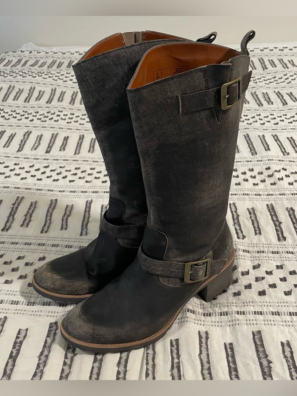 Rare Discontinued Dr. Martens "Becca" Distressed Leather Heeled Moto Boots W10